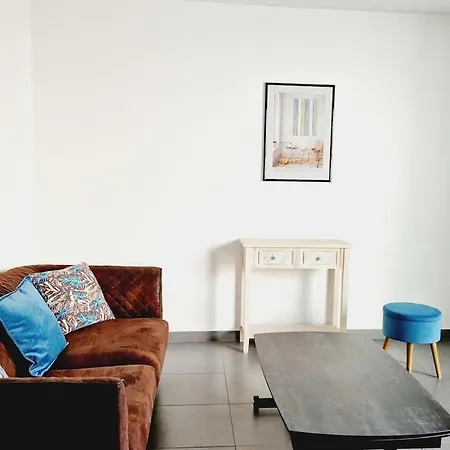 Le Lounge, Maison Avec Terrasse Proche