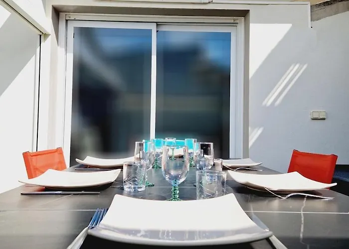 게스트하우스 Le Lounge, Maison Avec Terrasse Proche