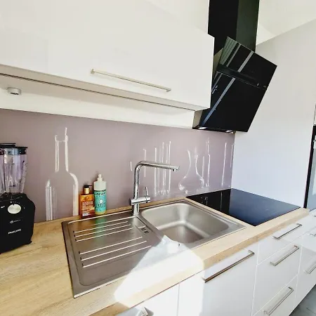 Holiday home Le Lounge, Maison Avec Terrasse Proche