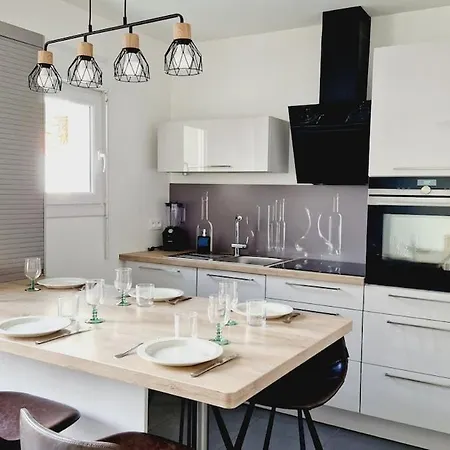 Le Lounge, Maison Avec Terrasse Proche Holiday home