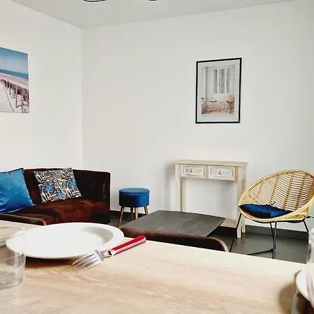 Le Lounge, Maison Avec Terrasse Proche