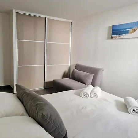 Pensionat Le Lounge, Maison Avec Terrasse Proche 4*